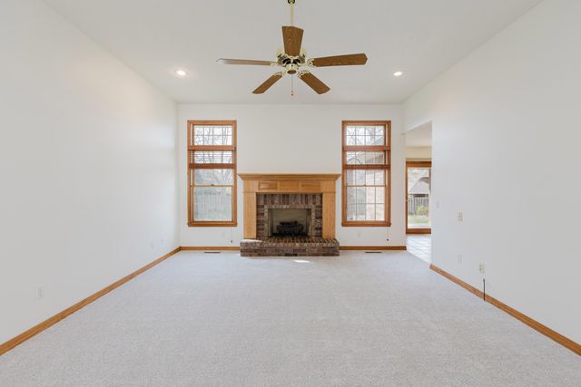 3838 W Eaglecrest Street, Battlefield, MO 65619