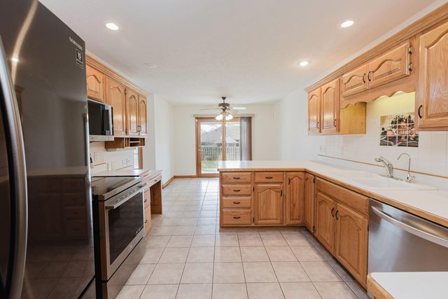 3838 W Eaglecrest Street, Battlefield, MO 65619