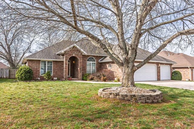 3838 W Eaglecrest Street, Battlefield, MO 65619