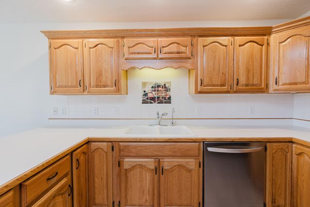 3838 W Eaglecrest Street, Battlefield, MO 65619