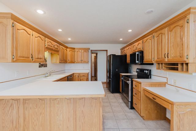 3838 W Eaglecrest Street, Battlefield, MO 65619