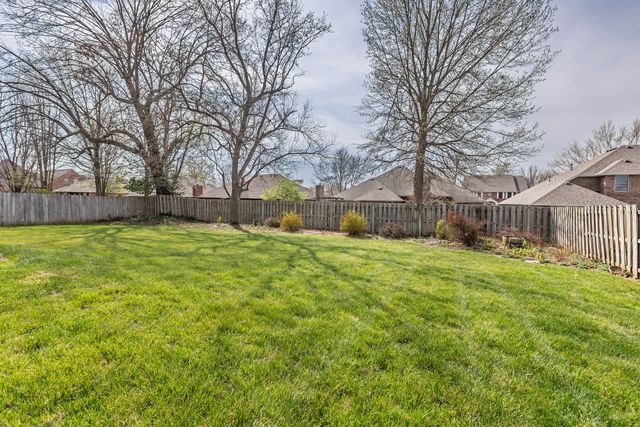 3838 W Eaglecrest Street, Battlefield, MO 65619
