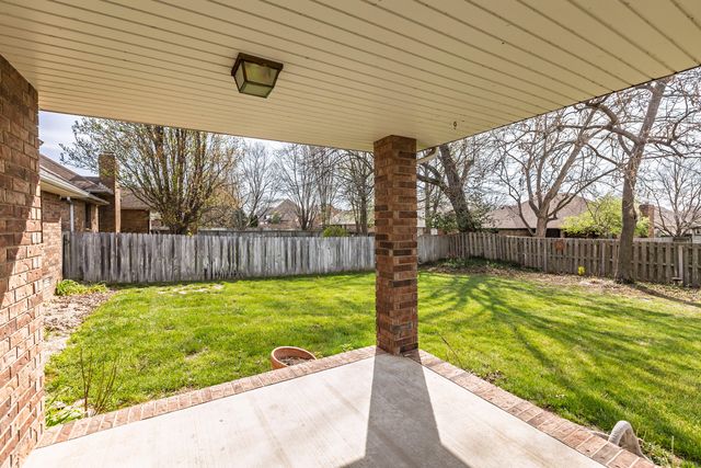 3838 W Eaglecrest Street, Battlefield, MO 65619