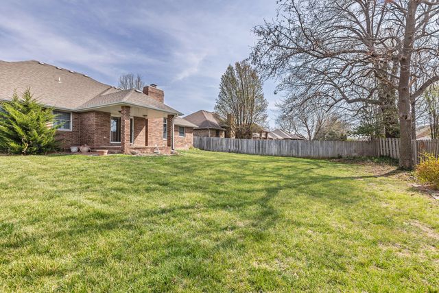 3838 W Eaglecrest Street, Battlefield, MO 65619