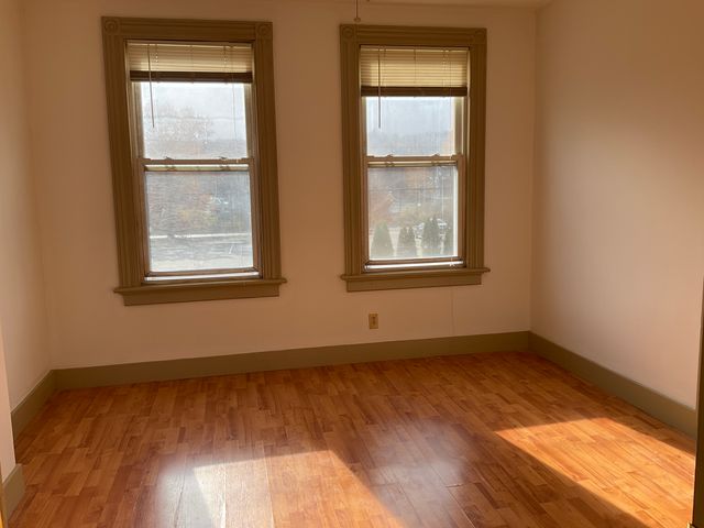 39 Park Avenue, Derby, CT 06418