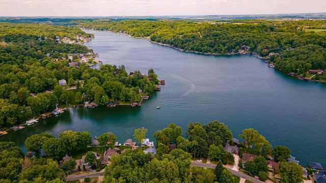 516 Mcintosh Drive, Howard, OH 43028