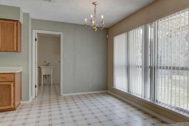 114 Wolf PR, Universal City, TX 78148