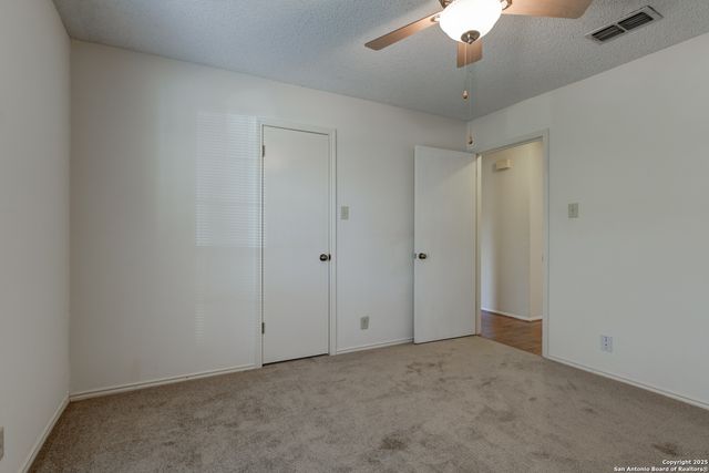 114 Wolf PR, Universal City, TX 78148