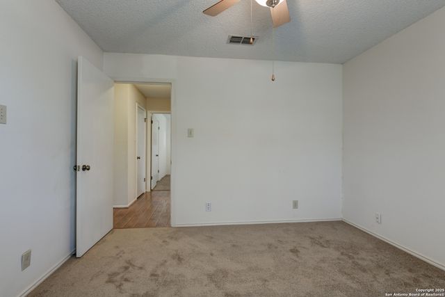 114 Wolf PR, Universal City, TX 78148