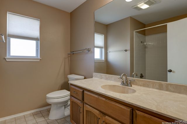 114 Wolf PR, Universal City, TX 78148