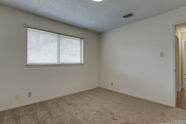 114 Wolf PR, Universal City, TX 78148