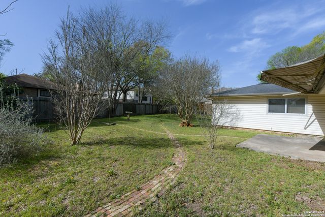 114 Wolf PR, Universal City, TX 78148