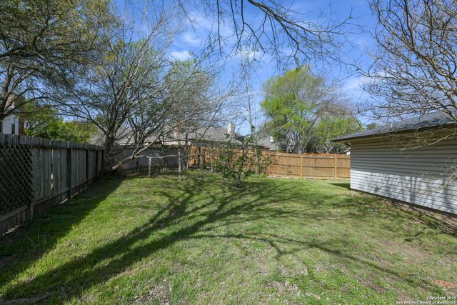 114 Wolf PR, Universal City, TX 78148