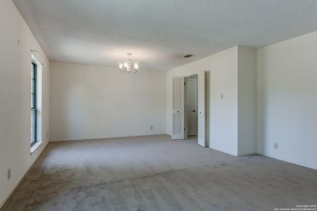 114 Wolf PR, Universal City, TX 78148