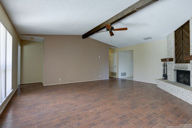 114 Wolf PR, Universal City, TX 78148