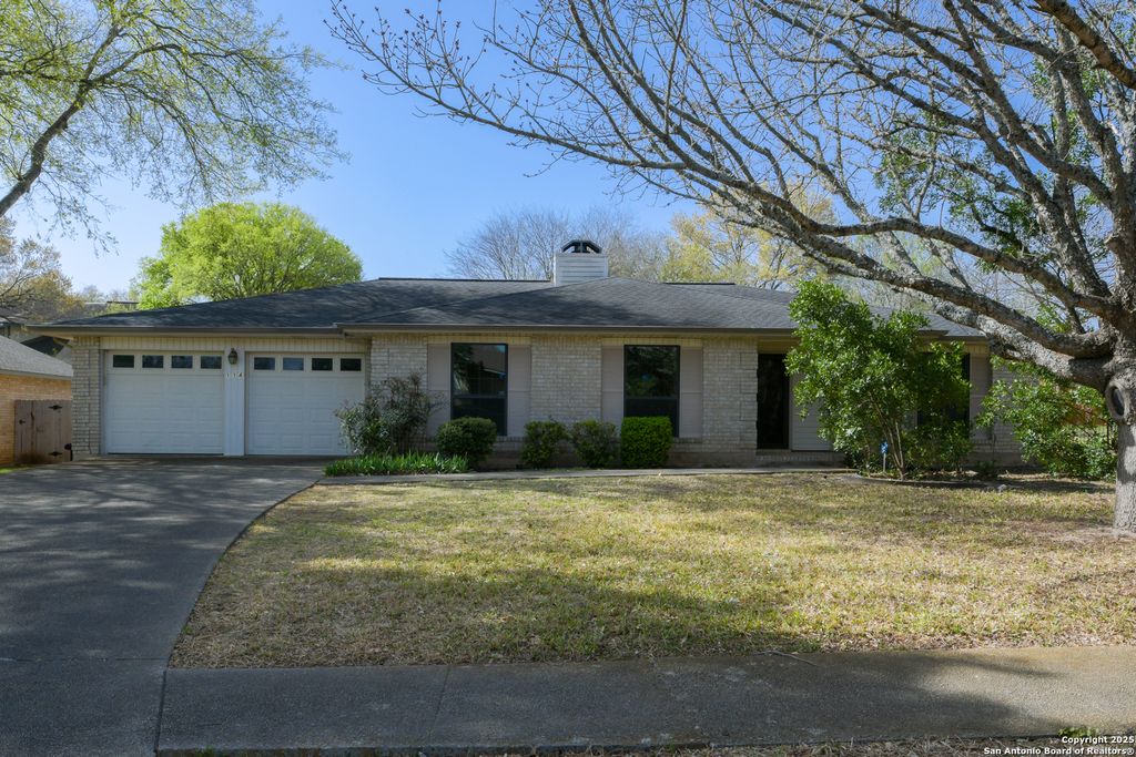 114 Wolf PR, Universal City, TX 78148