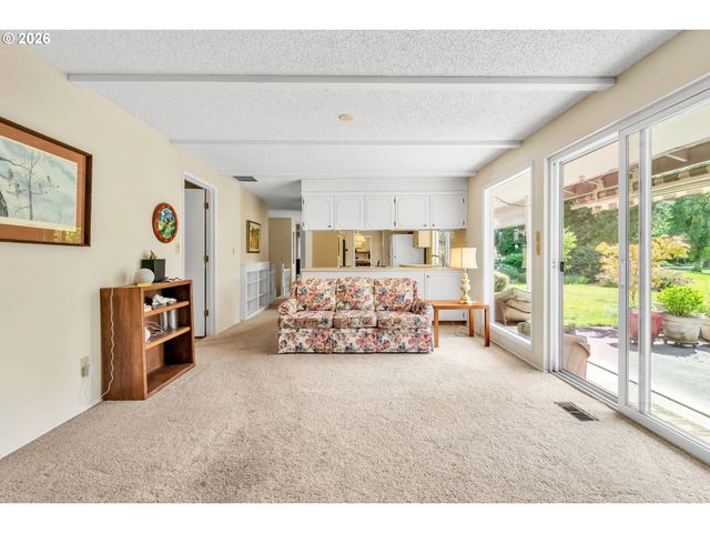 1922 SPRINGHILL Dr, Albany, OR 97321