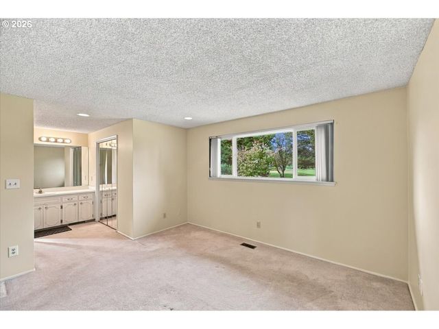 1922 SPRINGHILL Dr, Albany, OR 97321