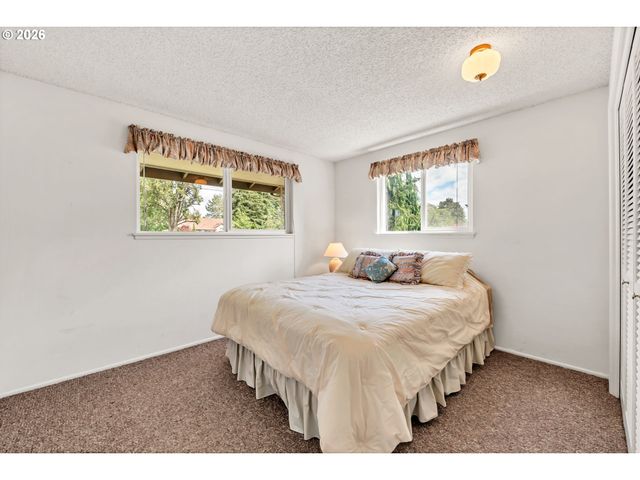 1922 SPRINGHILL Dr, Albany, OR 97321