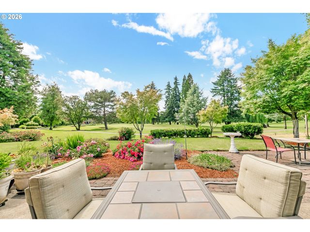 1922 SPRINGHILL Dr, Albany, OR 97321