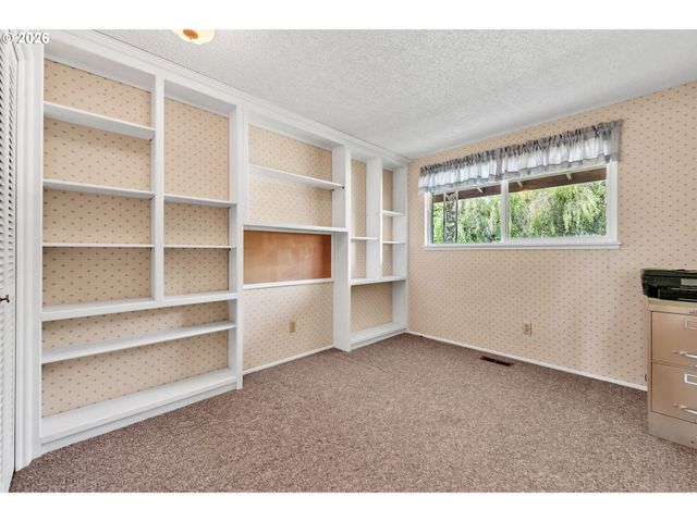 1922 SPRINGHILL Dr, Albany, OR 97321