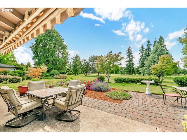 1922 SPRINGHILL Dr, Albany, OR 97321