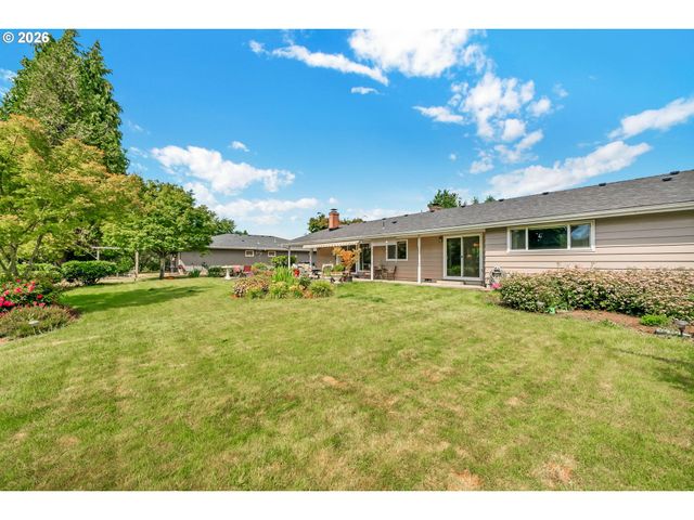 1922 SPRINGHILL Dr, Albany, OR 97321