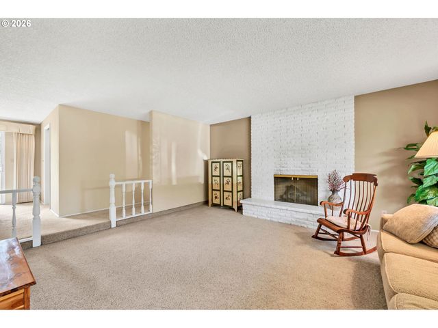1922 SPRINGHILL Dr, Albany, OR 97321