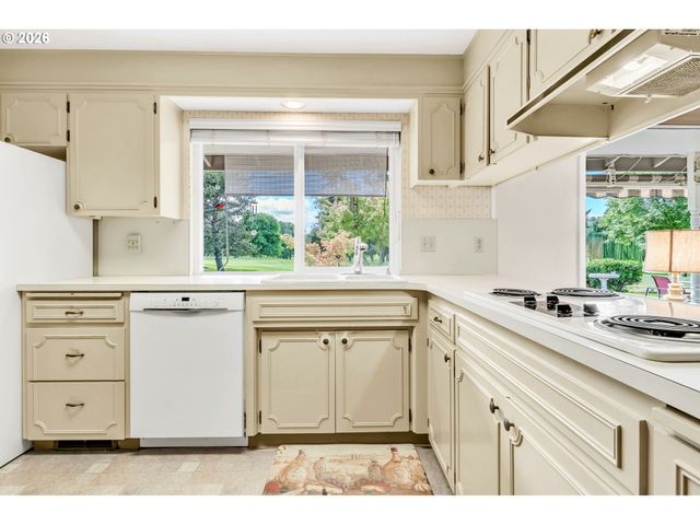 1922 SPRINGHILL Dr, Albany, OR 97321