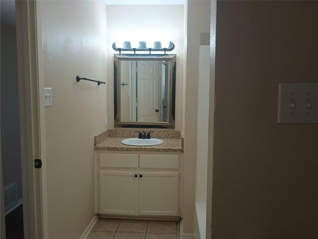 620 Race Street D, Crowley, TX 76036