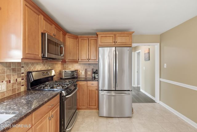 17 Samantha Lane, Hamilton, NJ 08619
