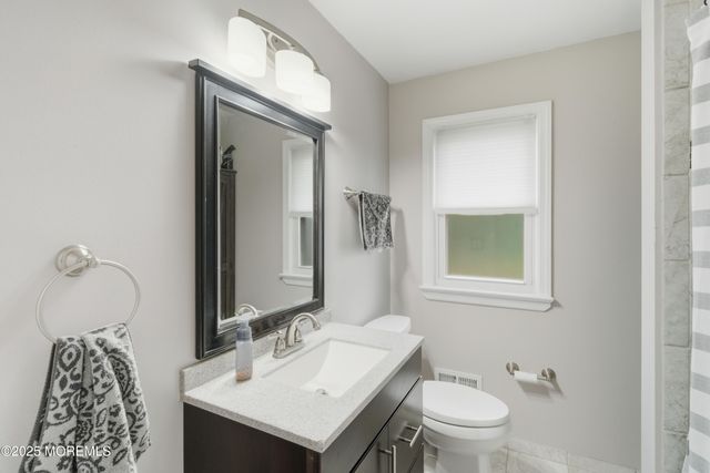 17 Samantha Lane, Hamilton, NJ 08619