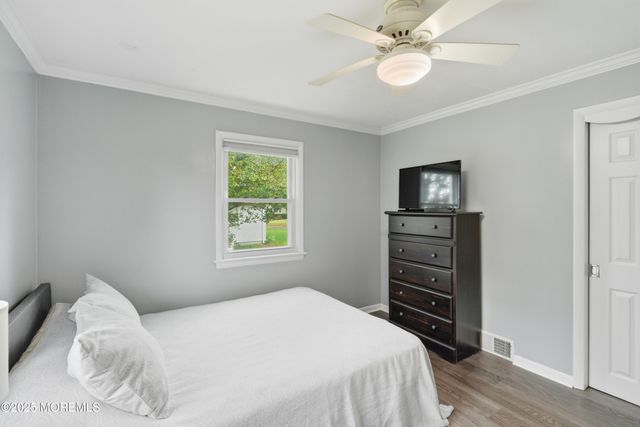 17 Samantha Lane, Hamilton, NJ 08619