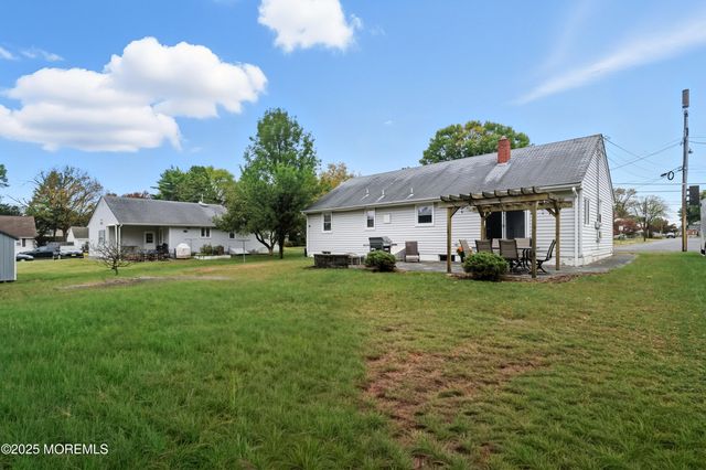 17 Samantha Lane, Hamilton, NJ 08619