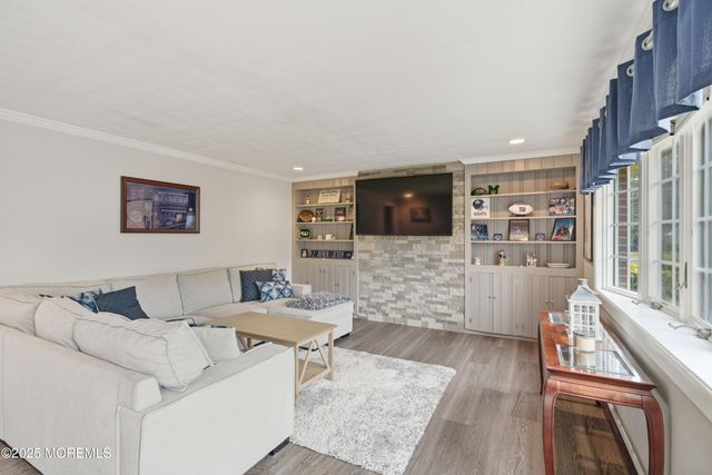 17 Samantha Lane, Hamilton, NJ 08619
