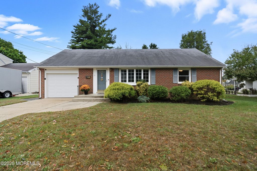 17 Samantha Lane, Hamilton, NJ 08619