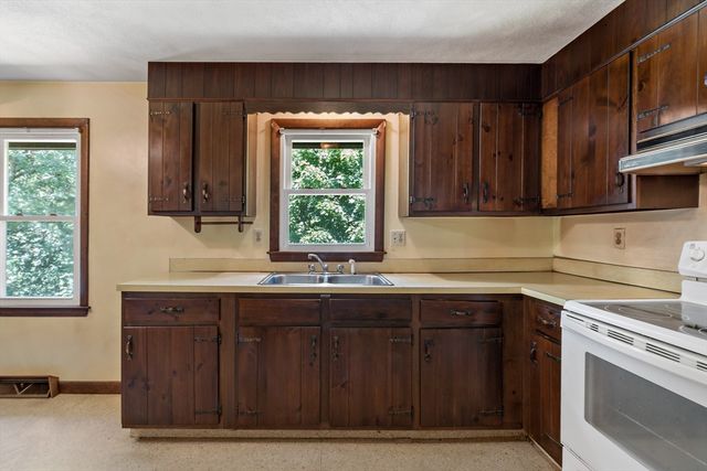 39 Grant Street, Attleboro, MA 02703