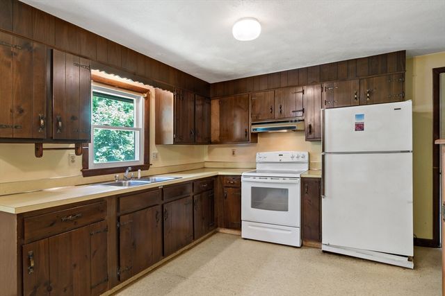39 Grant Street, Attleboro, MA 02703