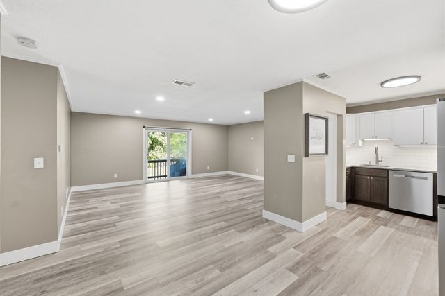 17 Thayer Pond Dr. 17-5, Oxford, MA 01537
