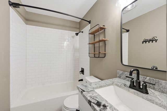 17 Thayer Pond Dr. 17-5, Oxford, MA 01537
