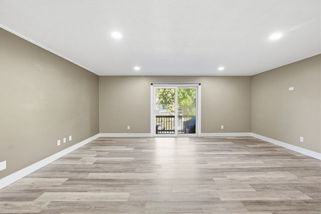 17 Thayer Pond Dr. 17-5, Oxford, MA 01537