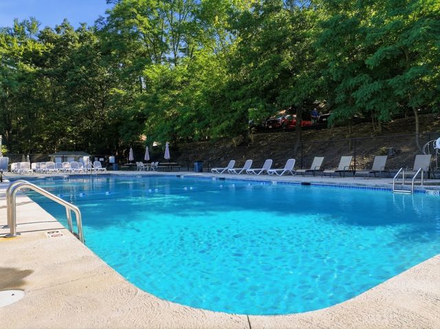 17 Thayer Pond Dr. 17-5, Oxford, MA 01537