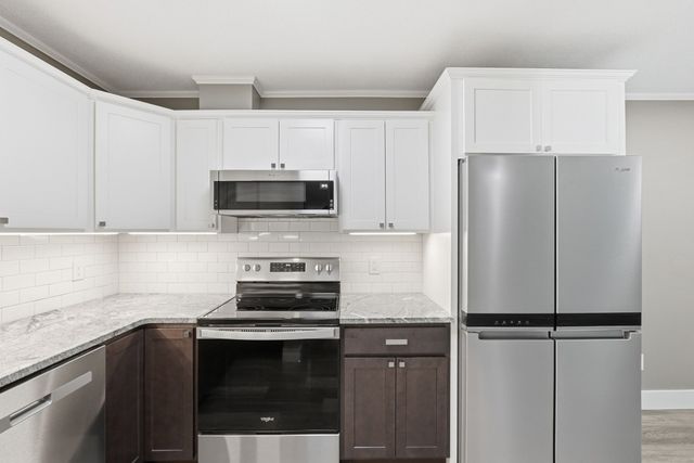 17 Thayer Pond Dr. 17-5, Oxford, MA 01537