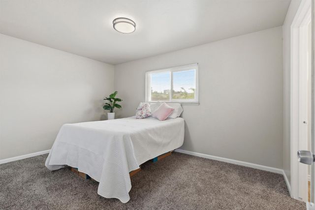 900 Snead Dr, Modesto, CA 95351