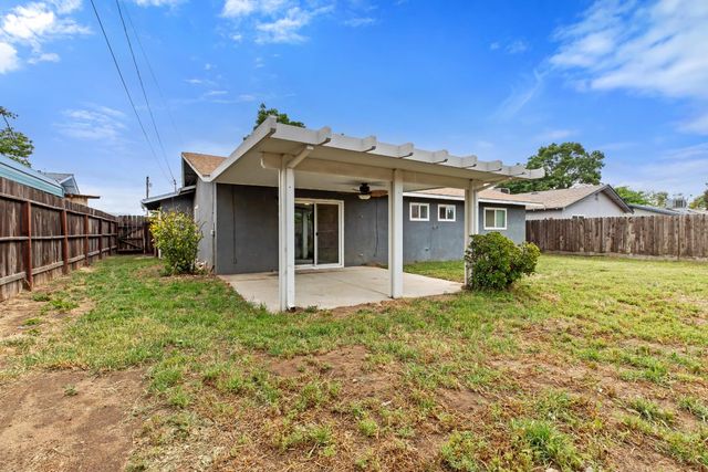 900 Snead Dr, Modesto, CA 95351