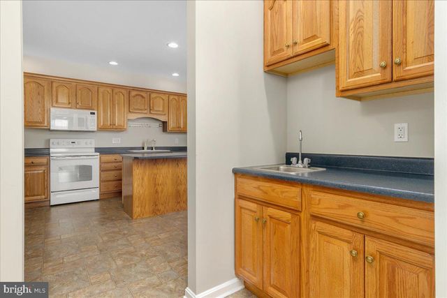 1845 MERIDIAN DR, Hagerstown, MD 21742