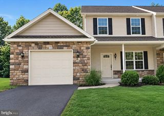 110 SCULLY PL, Lewisberry, PA 17339