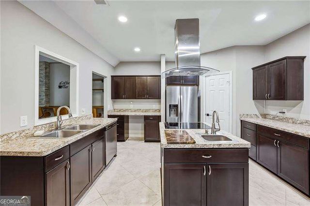 232 Waters Lake Drive, Woodstock, GA 30188