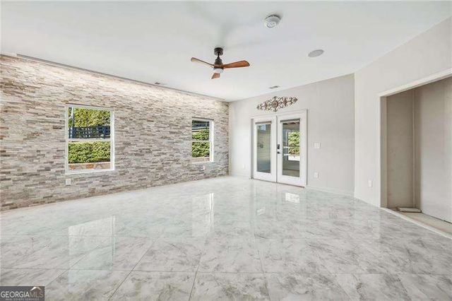 232 Waters Lake Drive, Woodstock, GA 30188