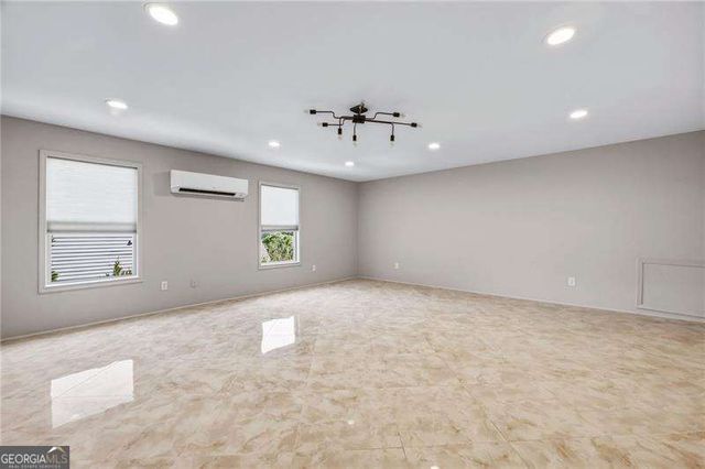 232 Waters Lake Drive, Woodstock, GA 30188